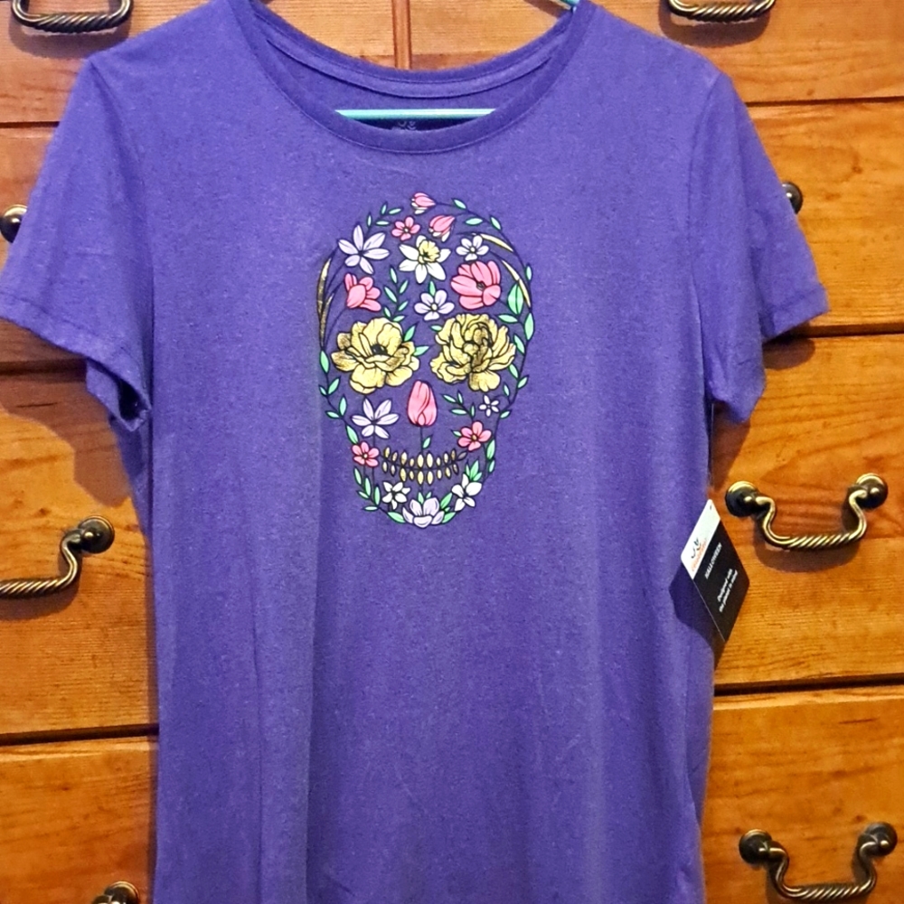 Floral skull shirt nwt